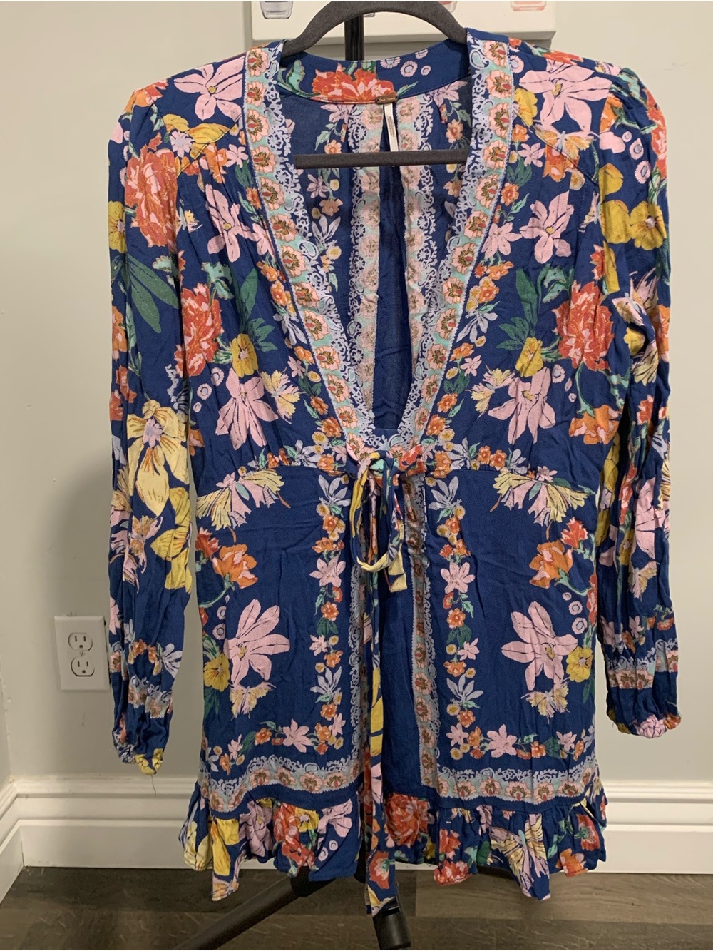Free People  Blue Floral Tie-Front Boho Tunic - GB 055